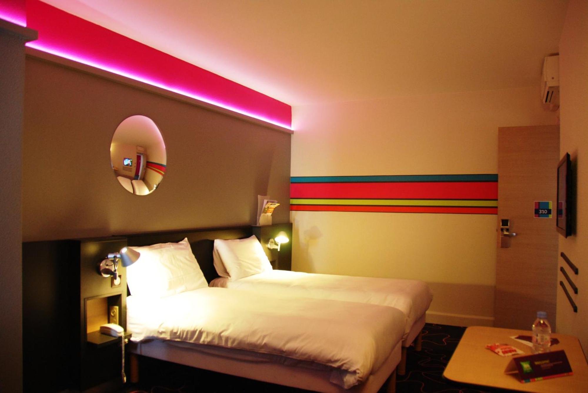 Hotel Ibis Styles Roanne Centre Gare Esterno foto