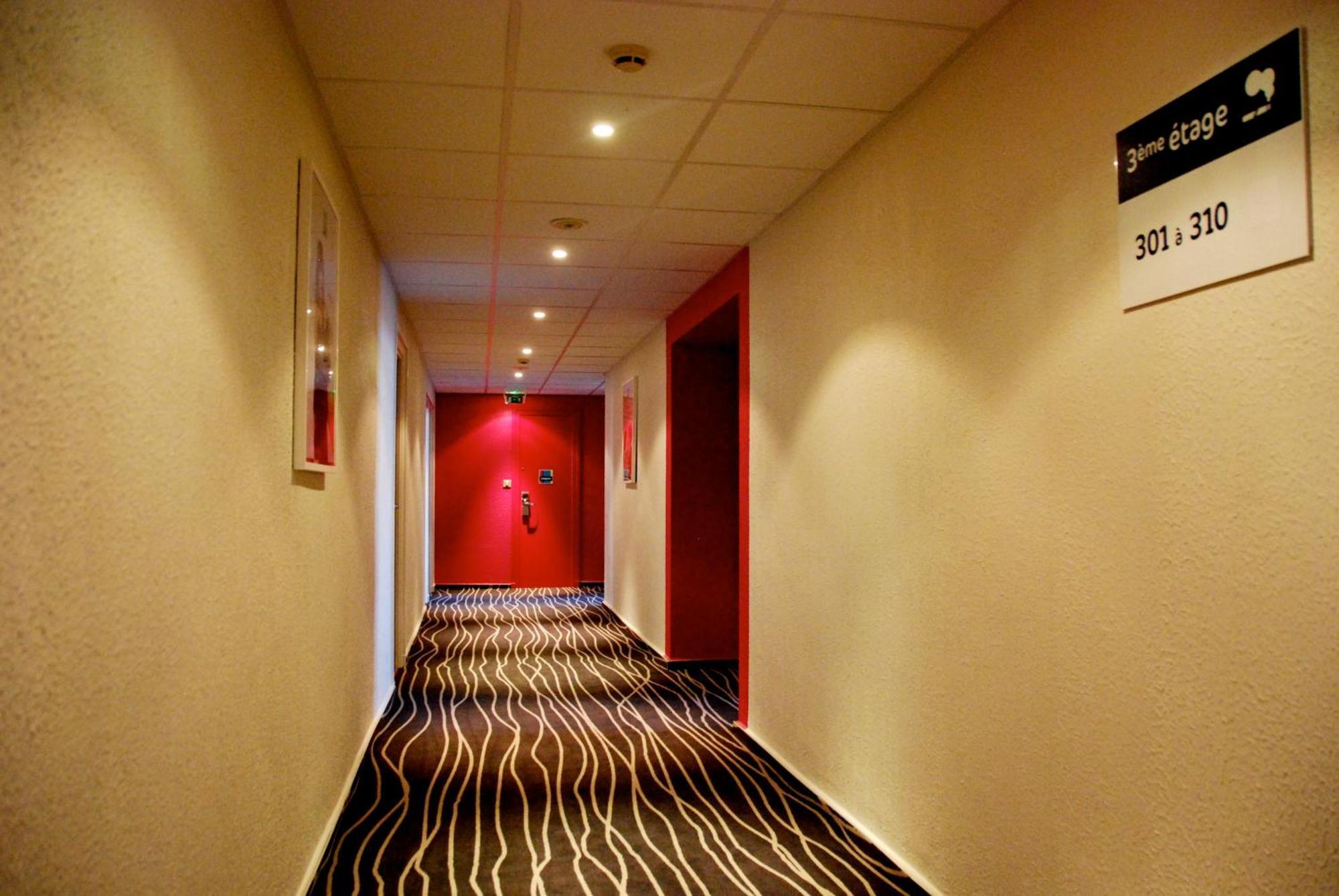 Hotel Ibis Styles Roanne Centre Gare Esterno foto