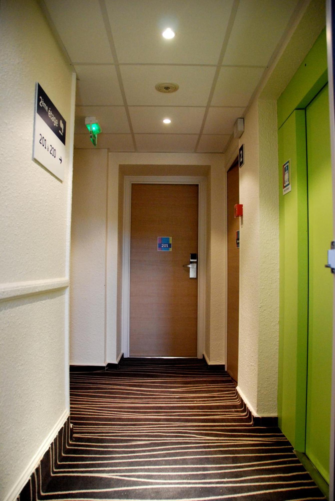 Hotel Ibis Styles Roanne Centre Gare Esterno foto